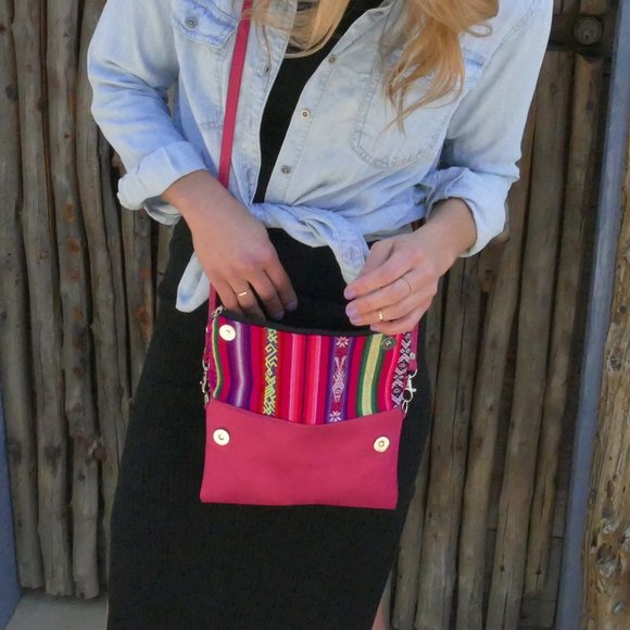 Handmade Peruvian small crossbody purse - Picture 4 of 5